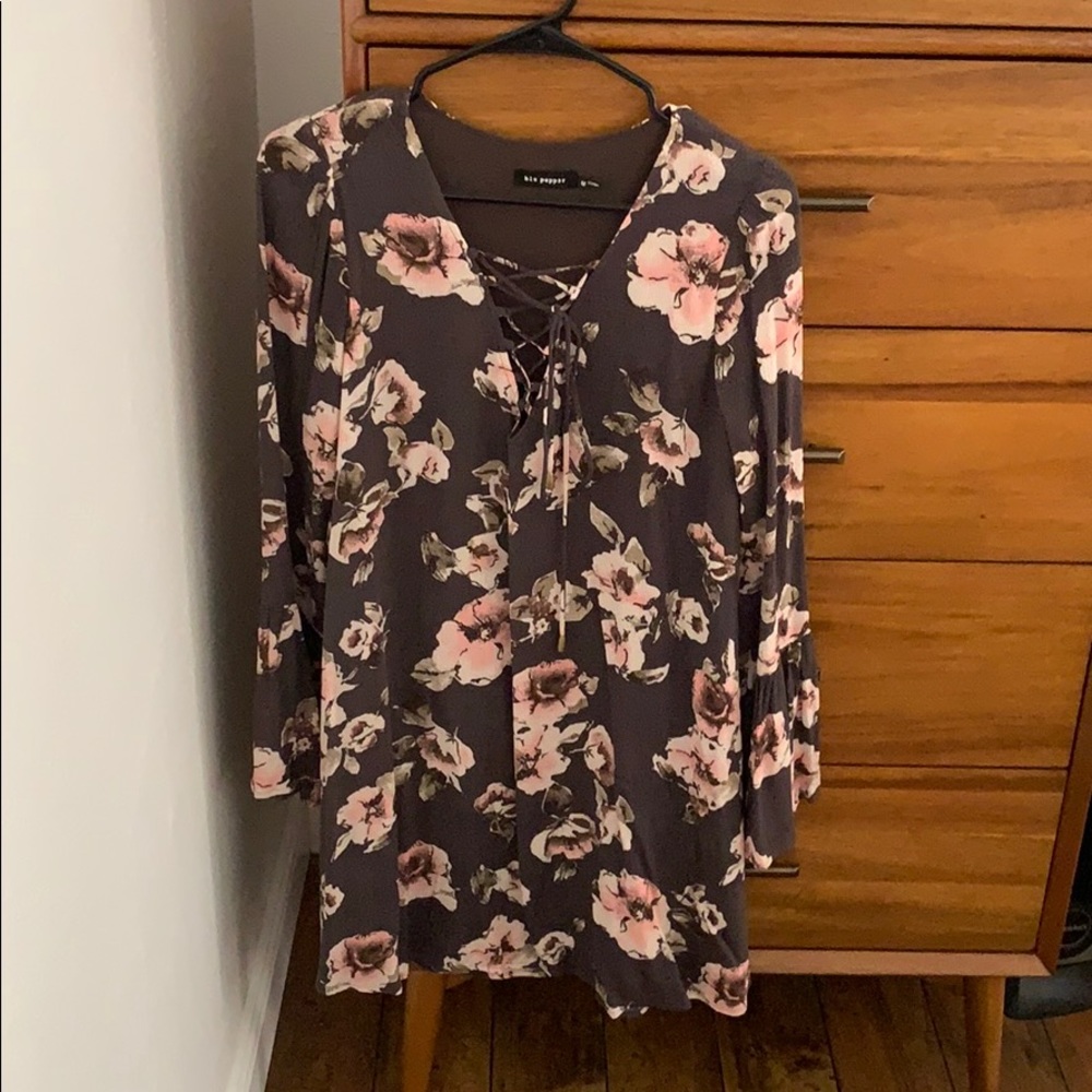 Beautiful LS bell sleeve dress. Size medium. New!